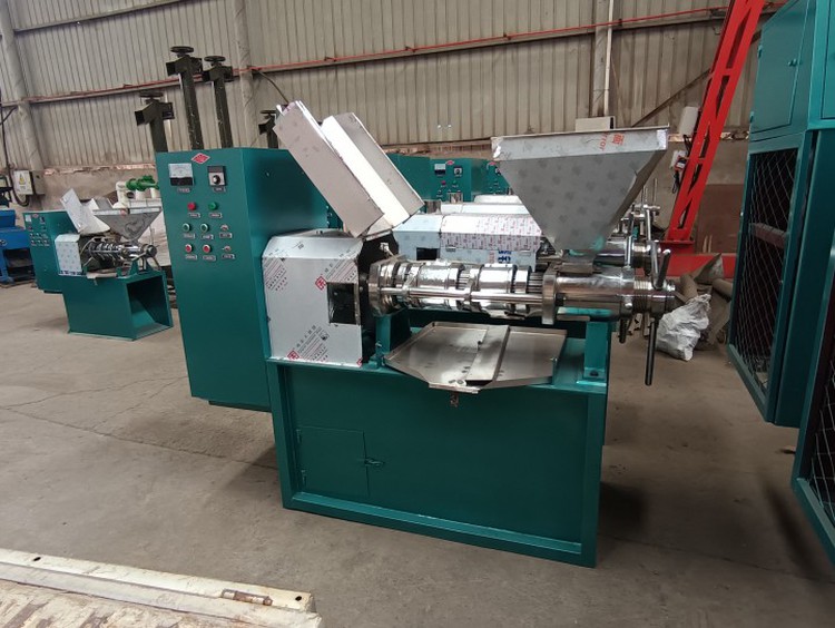 Large Oil Press for Processing Oil Seeds Large Oil Press for Processing Oil Seeds