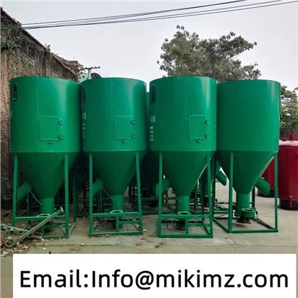 Machine de mélange d'alimentation de poulet verticale