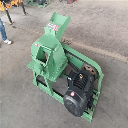 Machine de traitement de bois dur