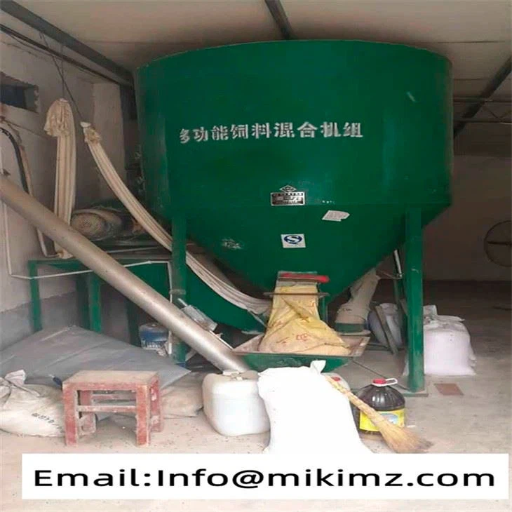 Capacité 250kg-3000kg Broyeur mélangeur d'aliments pour animaux